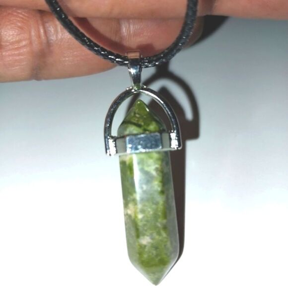 Natural energy crystal pendant necklace - Picture 4 of 8
